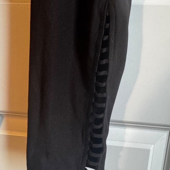 Black Capri Leggings Super Soft - Picture 2 of 4